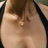 Collier Constantin, or